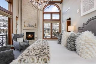 Luxury Ritz Carlton Condo with Views - 4