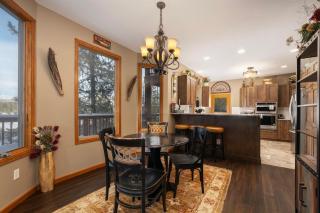 Stunning Mountain Retreat with View and Private Hot Tub - 2