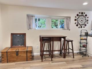 The Burke House on 19th - 2 bed 1 bath - Seattle - 8