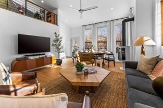 LUXE Loft Townhome HOT TUB - 0