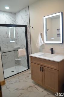 Luxury 2 Bedroom Lodge Unit 302 - 7