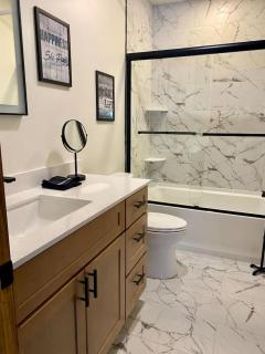 Luxury 2 Bedroom Townhome 103 - 3