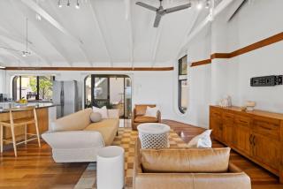The Retreat Gold Coast Panoramic Views Sleeps 25 - Tallai - 8