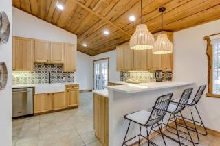 Mountain Mansion with Hot Tub and Sauna - 5