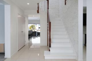 North Quay Waterfront Family Holiday Home Pool - Gold Coast - 4