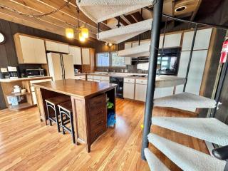 Lake Superior Retreat Private Wooded Haven with Panoramic Views - 7