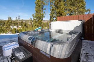 Wagon Ranch Ultimate Retreat with Hot Tub - 8