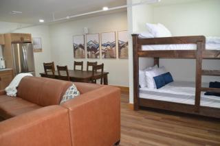 Luxury 1 Bedroom Lodge Unit 301 - 4