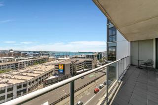 Central Stunner Harbour Views and Carpark - Auckland - 2