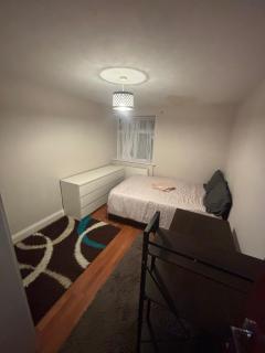 Stylish 1-Bed Apartment- Sleeps 3 w Central Links - Pinner - 8