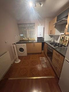 Stylish 1-Bed Apartment- Sleeps 3 w Central Links - Pinner - 4
