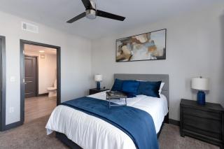 Skyline Views Near Downtown Free Parking- Apt 909 Nashville - Nashville - 8