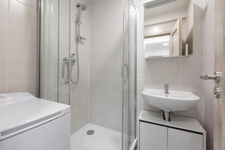 2 bedroom apartment with a terrace near the metro - Prague - 1