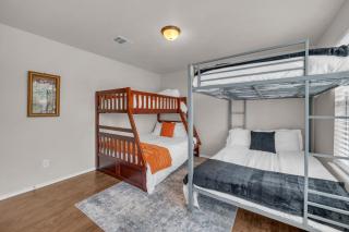 Peachy House,BBQ & Games,Free Wifi,Spacious - 5