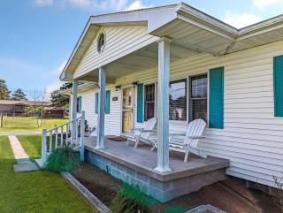 Mermaid Crossing - Pet friendly, waterfront with dock! - Chincoteague - 6