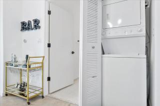 Lux Penthouse Loft - Free Parking - Bay Views - 3