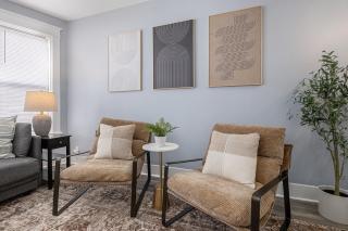 Completely Remodeled Walking Distance to Downtown Close to the Beach Downstairs Washer Dryer - Michigan City - 4