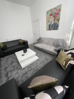 5 Bed Urban Escape - Spacious - 3 Floors - Parking - Cardiff - 7