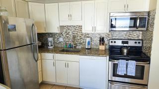 Sunset and Beach view apartment 402 - 9