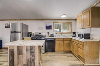 Gold Dust Cabin Family Escape with Scenic Views - 7