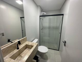 Apto 2 suites a poucos passos da av. principal. - Bombinhas - 1