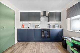 The Oasis Suite - Cardiff - 7