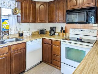 Morning Memories - Pet friendly, shared pool & dock! - Birch Town - 1