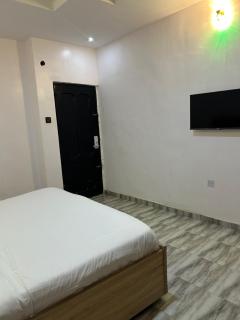 Chrispol hotel and suites - Agege - 8