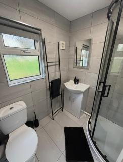 Dillons Lakeside Lodge - 4