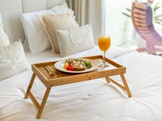 Burj Khalifa View Luxury Apt - 7 min to Dubai Mall - 6