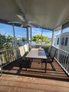 Sunny Retreat-Near Beach-Pickleball-Heated Pool! - Fort Myers Beach - 3