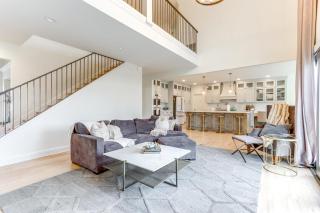 Luxury Fayetteville Escape w/ Hot Tub & Pool! - 4