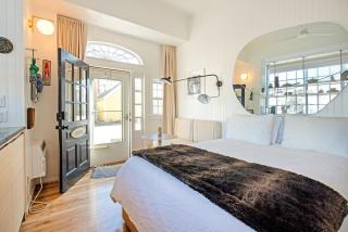 Renovated, Modern Downtown Loft - Provincetown - 8