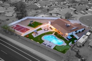 Sleeps 18 Private Pool & Hot Tub Playground - Phoenix - 2