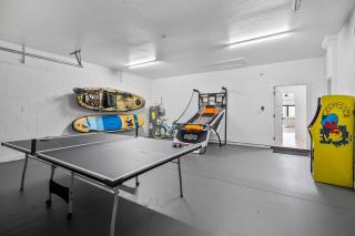 Serene Canal Escape - Heated Pool, Private Dock, Game Room - Palm Coast - 6