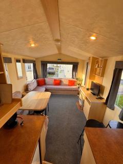 3 Bedroom 8 Berth cosy static family caravan - 8