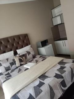 Rasesa Guesthouse - 8