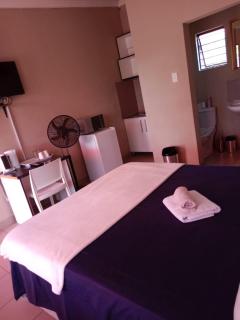 Rasesa Guesthouse - Soshanguve - 7