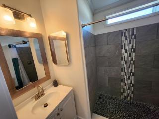 Sunny Gulf Coast Getaway-Near Beach-Shared Pool! - Fort Myers Beach - 5