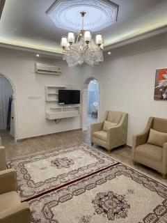 شقة انيقة بثلاثة غرف ومجلس ومطبخ - Medina - 0