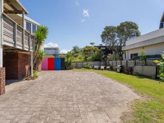 Seascape Beachfront C - Whangamata Holiday Unit - Whangamata - 9