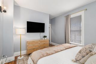 Remodeled Mins to Beach & Downtown Downstairs - Michigan City - 6