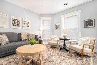 Remodeled Washer Dryer Mins to Beach & Downtown - 0