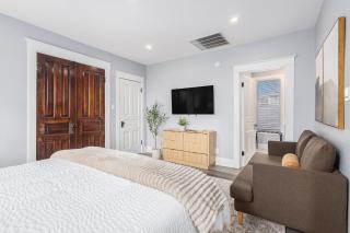 Studio Updated 1 Block to Downtown & Mins to Beach - Michigan City - 2