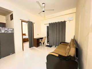 HnM Home - Fully furnished 1BHK flat with kitchen - Puri - 2