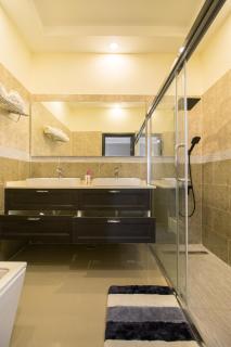 LnD Villa! Lovely gated community, 24 hrs security, amazing view, and pool - - 2