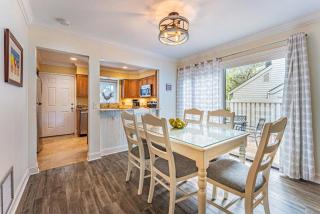 ACROSS FROM THE BEACH & DUNES HOUSE | FREE GOLF - Hilton Head Island - 6