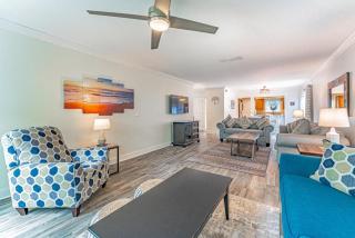 ACROSS FROM THE BEACH & DUNES HOUSE | FREE GOLF - Hilton Head Island - 1