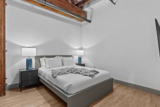 Premier Downtown Loft, Steps to Arch & Convention Center - 7