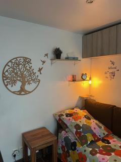 Bed setting room in Galeries Lafayette street - París - 8